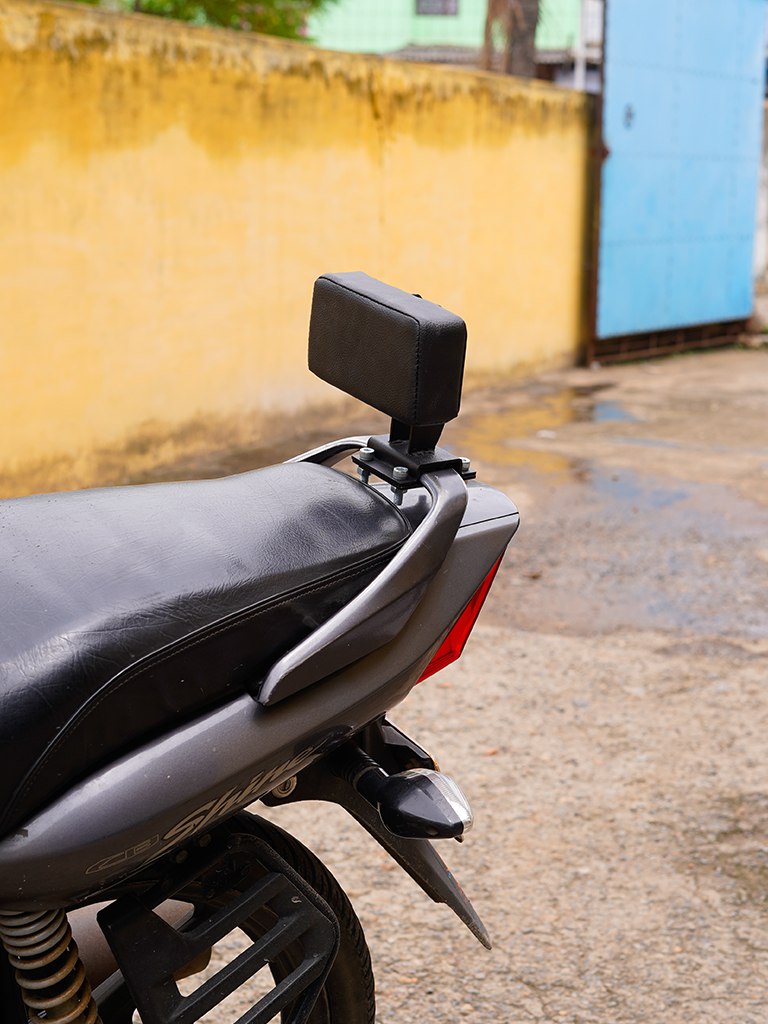 SMALL PILLION HANDLE UNIVERSAL BACK REST SB 916