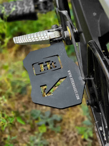 SUZUKI V STRAM FOOT REST - FTR - 720